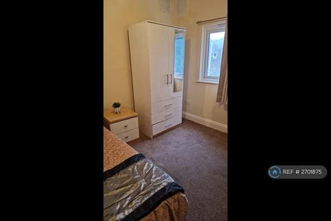 Studio to rent, Sandfield Road, Thornton Heath, CR7