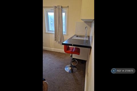 Studio to rent, Sandfield Road, Thornton Heath, CR7