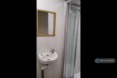 Studio to rent, Sandfield Road, Thornton Heath, CR7