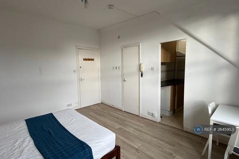 Studio to rent, Kilburn, London, NW6