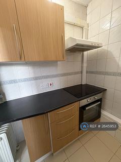 Studio to rent, Kilburn, London, NW6