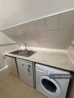Studio to rent, Kilburn, London, NW6