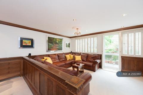 3 bedroom maisonette to rent, Farnham House, London, NW1