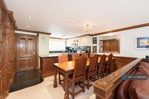 3 bedroom maisonette to rent, Farnham House, London, NW1