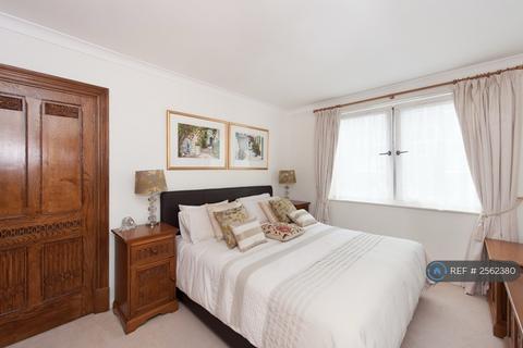 3 bedroom maisonette to rent, Farnham House, London, NW1