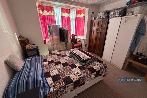 undefined, Clevedon Gardens, Hounslow, TW5