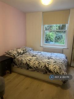 1 bedroom in a flat share to rent, Alexandra Drive, Gipsy Hill, SE19