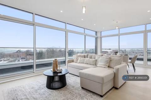 3 bedroom penthouse to rent, Raffles House, London, NW4