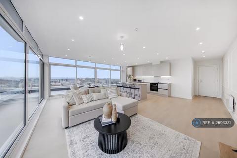 3 bedroom penthouse to rent, Raffles House, London, NW4