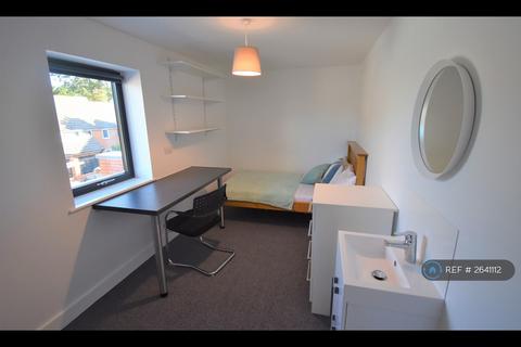 undefined, Hillside Court, Reading, RG1