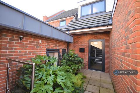Hillside Court, Reading, RG1