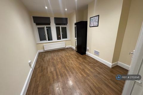 undefined, Melfort Road, Croydon, CR7