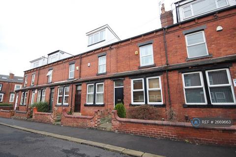 3 bedroom terraced house to rent, Mayville Place, Leeds, LS6