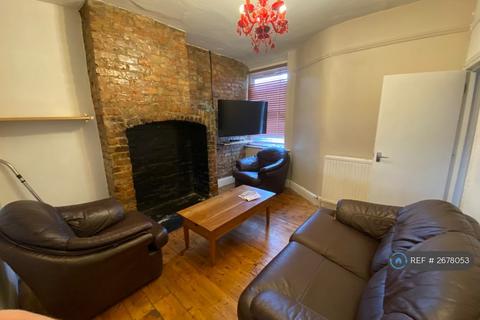4 bedroom terraced house to rent, Moseley Road, Fallowfield, Manchester, M14