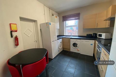 4 bedroom terraced house to rent, Moseley Road, Fallowfield, Manchester, M14