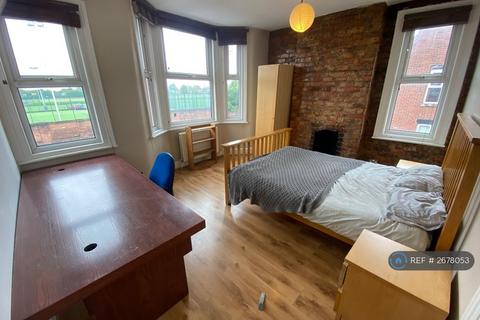 4 bedroom terraced house to rent, Moseley Road, Fallowfield, Manchester, M14