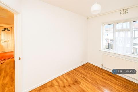 2 bedroom flat to rent, Barons Court, London, NW9