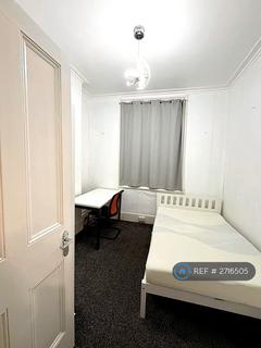 Studio to rent, Belgrave Road, London, SW1V