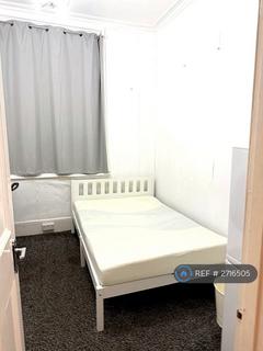 Studio to rent, Belgrave Road, London, SW1V