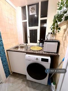Studio to rent, Belgrave Road, London, SW1V