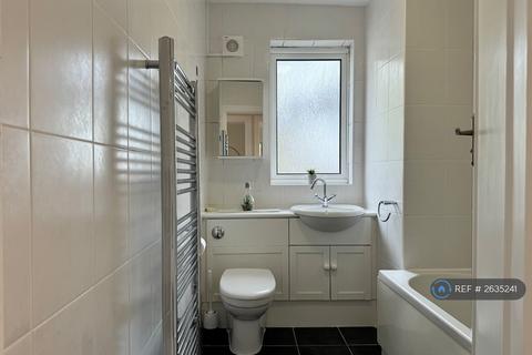 undefined, Grosvenor Road, London, N3