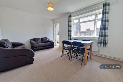 3 bedroom flat to rent, Lowth Road, London, SE5