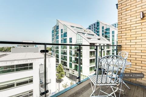 2 bedroom flat to rent, Knightley Walk, London, SW18