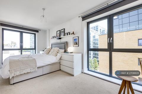 2 bedroom flat to rent, Knightley Walk, London, SW18