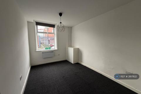 3 bedroom penthouse to rent, Meadow Street, Hyde, SK14