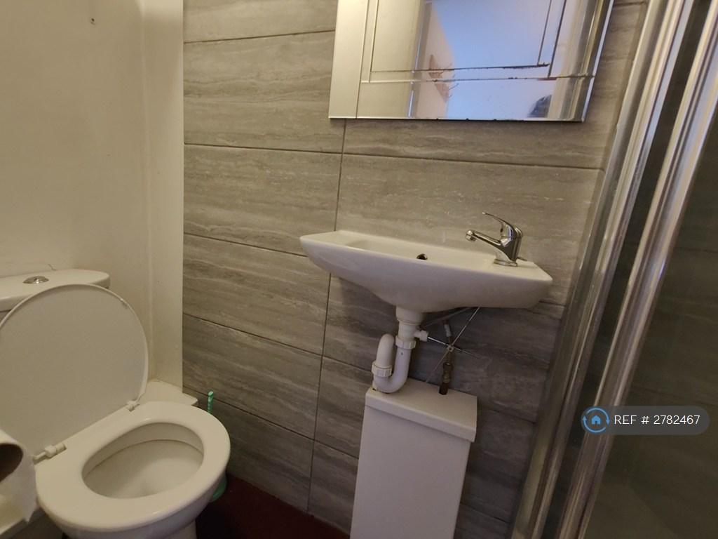 En Suite (Room 15)