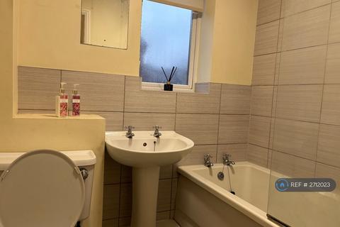 2 bedroom semi-detached house to rent, Wash Beck Close, Scarborough, YO12