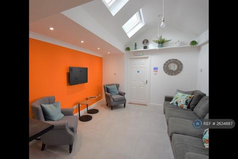 8 bedroom semi-detached house to rent, Granby Gardens, Reading, RG1