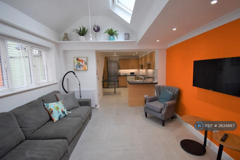 8 bedroom semi-detached house to rent, Granby Gardens, Reading, RG1