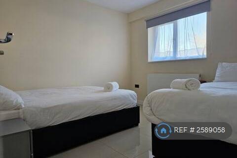 3 bedroom semi-detached house to rent, Christchurch Close, Birmingham, B15