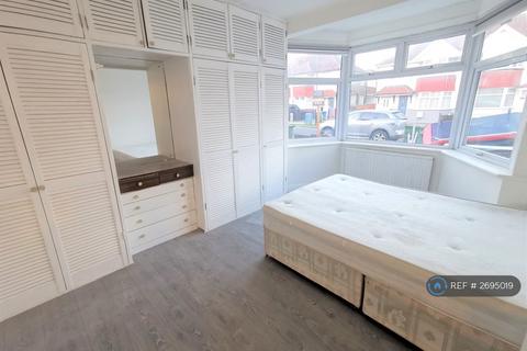 2 bedroom flat to rent, Everton Drive, Stanmore, HA7