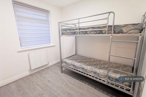 2 bedroom flat to rent, Everton Drive, Stanmore, HA7