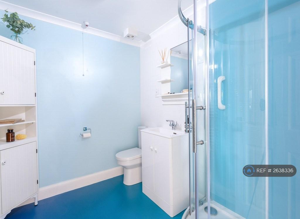 En-Suite To Principle Bedroom