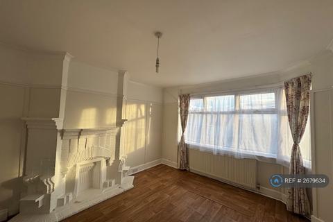 2 bedroom maisonette to rent, Oak Tree Dell, London, NW9