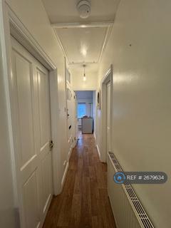 2 bedroom maisonette to rent, Oak Tree Dell, London, NW9