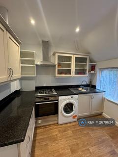 2 bedroom maisonette to rent, Oak Tree Dell, London, NW9