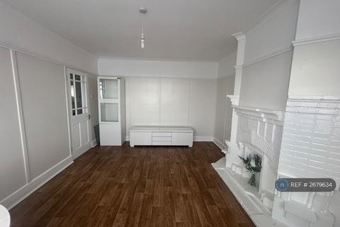 2 bedroom maisonette to rent, Oak Tree Dell, London, NW9