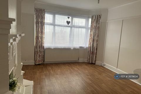 2 bedroom maisonette to rent, Oak Tree Dell, London, NW9
