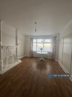 2 bedroom maisonette to rent, Oak Tree Dell, London, NW9