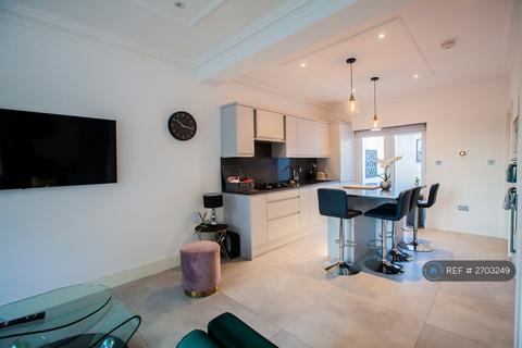 undefined, Warwick Grove, Surbiton, KT5