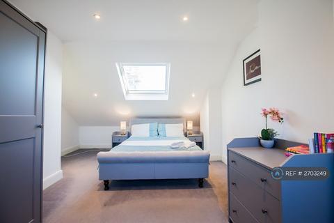 undefined, Warwick Grove, Surbiton, KT5
