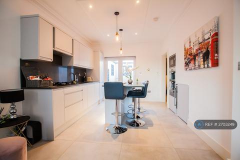 undefined, Warwick Grove, Surbiton, KT5