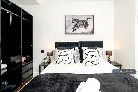 2 bedroom flat to rent, Salisbury House, London, SW11