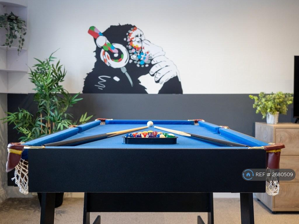 Pool / Bar Area