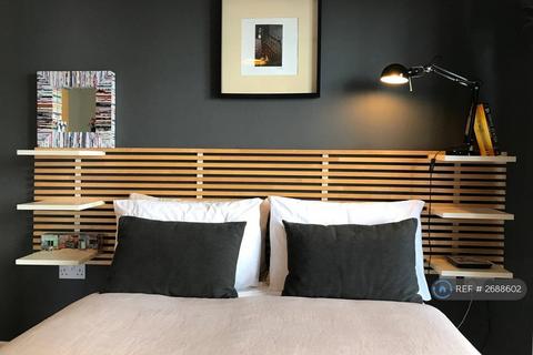 2 bedroom flat to rent, Barge Walk, London, SE10
