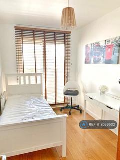 2 bedroom flat to rent, Barge Walk, London, SE10
